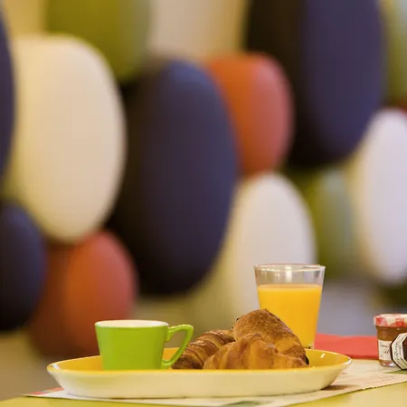 Hotel Ibis Styles Gare De L'est Chateau Landon Parigi